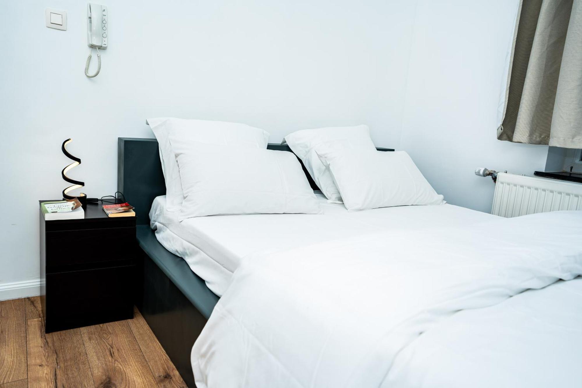 Chambre R1 Avec Salle De Bain Partagee Pres De L'Hopital De La Citadelle A 리에주 외부 사진